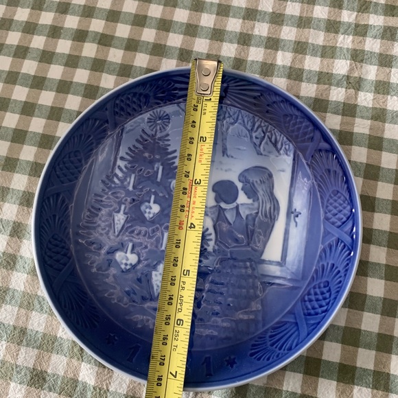 Royal Copenhagen Blue Christmas Plate - Picture 3 of 3